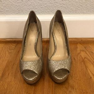 (US 4) Gold Enzo Angiolini Peep Toe Pumps